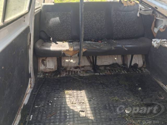 2010 VOLKSWAGEN KOMBI 