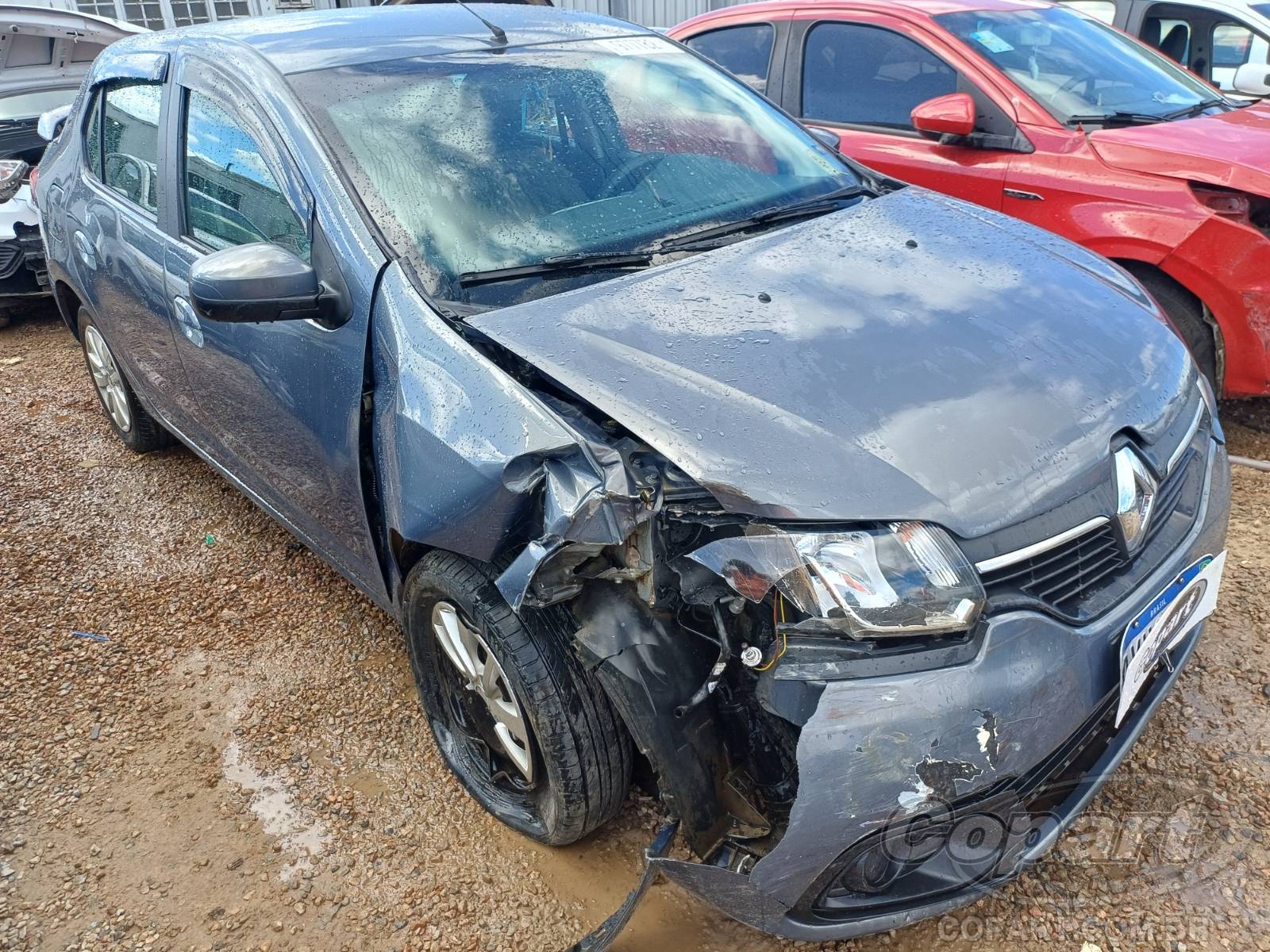 Renault Logan Expression Easy R 1.6 Hi-Power 2015 Colisão Média Monta