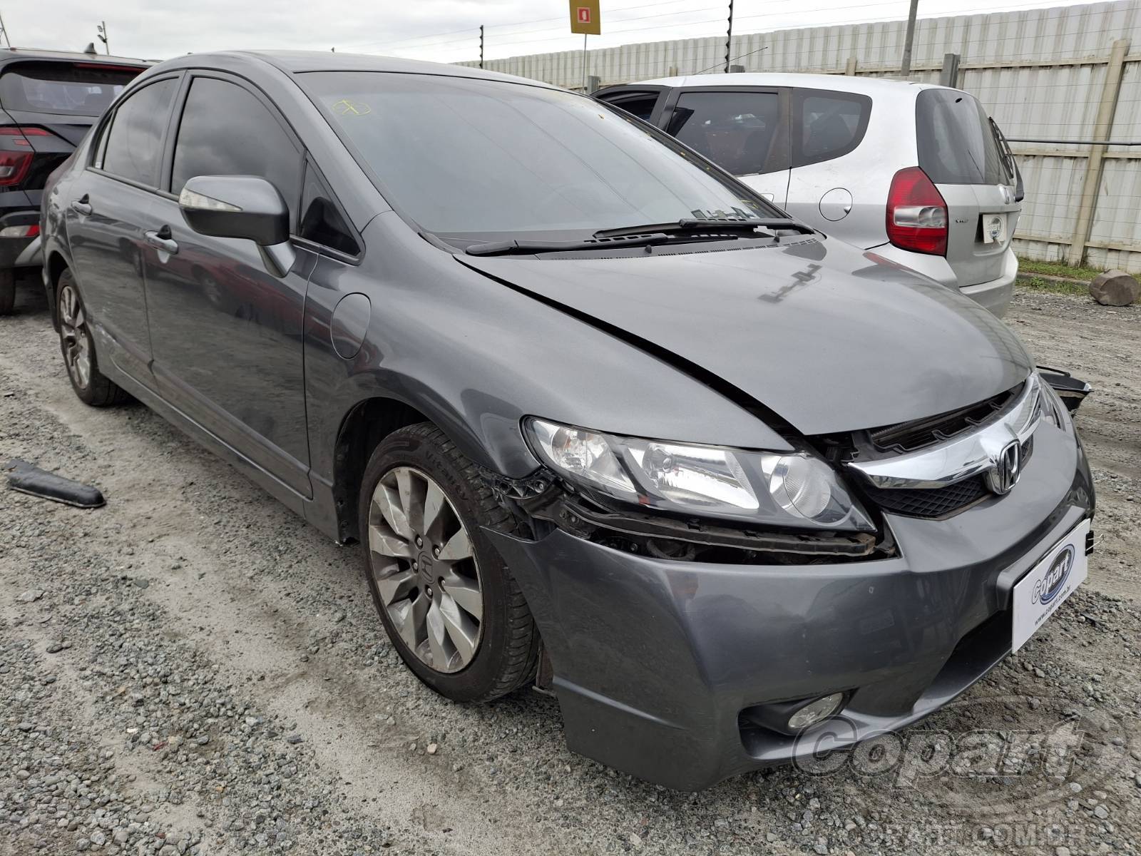 Honda Civic LXL 1.8 16V 2011 Colisão Pequena Monta