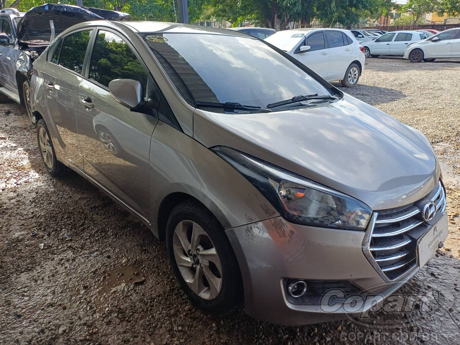 Hyundai HB20S Comfort Plus 1.6 16V CVVT 2016 Colisão Média Monta