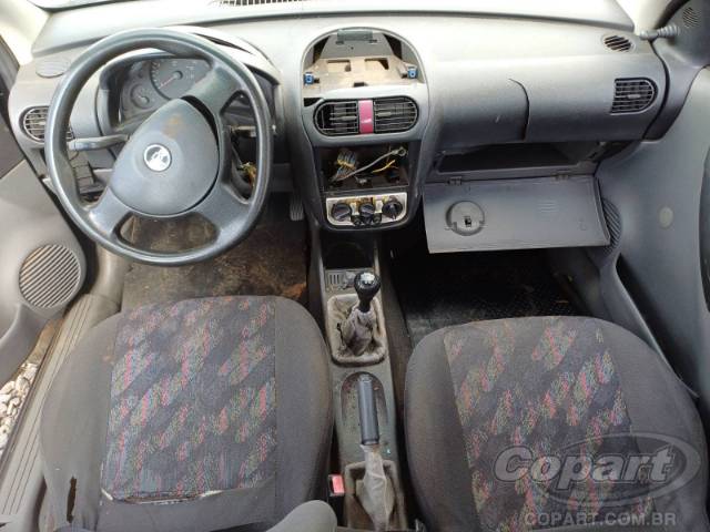 2003 CHEVROLET CORSA SEDAN 