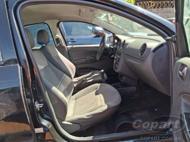 2009 VOLKSWAGEN VOYAGE 