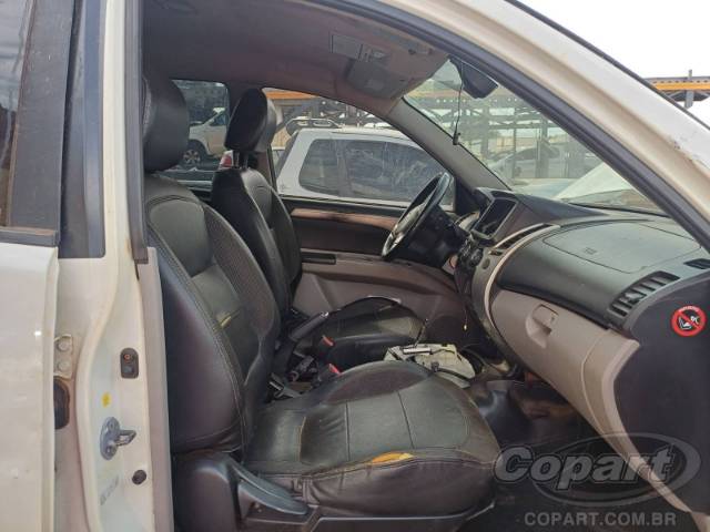 2013 MITSUBISHI PAJERO DAKAR 