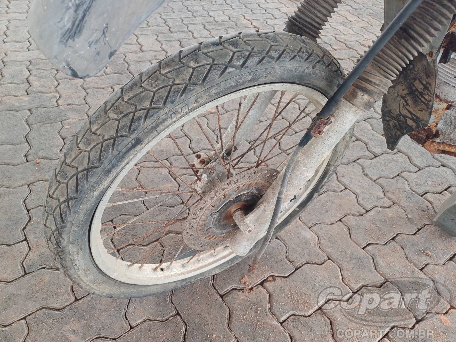 Foto 8 de 10: 2001 HONDA XR 200