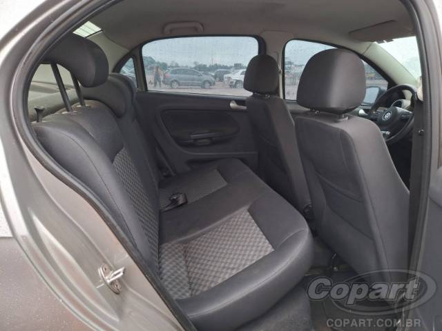 2015 VOLKSWAGEN VOYAGE 