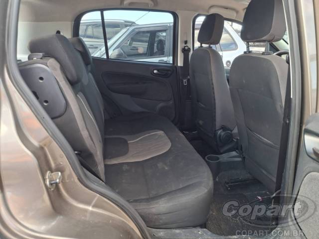 2015 FIAT UNO 