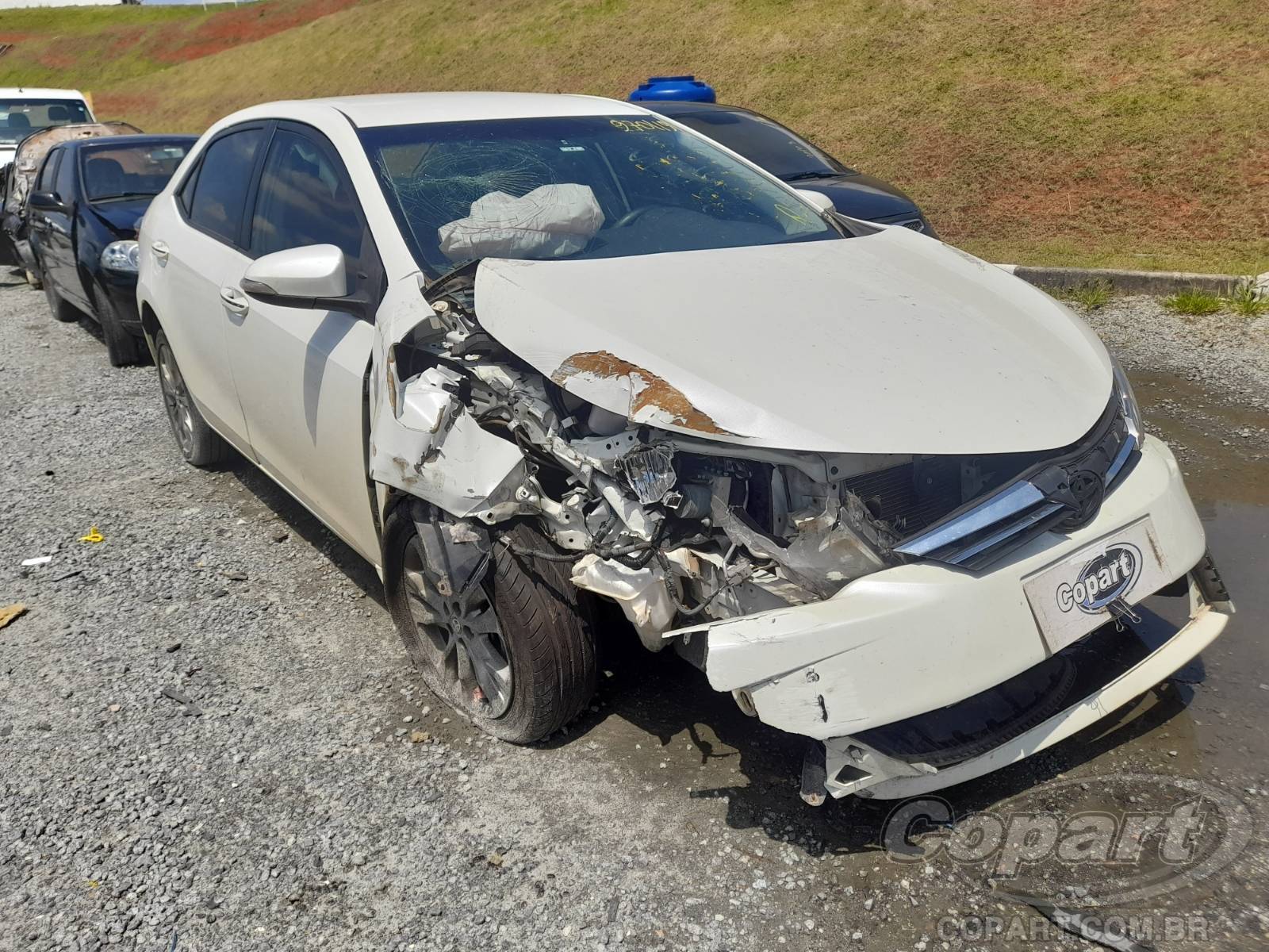 Toyota Corolla XEi 2.0 16V Dual VVT-i 2019 Médio Dano Frontal