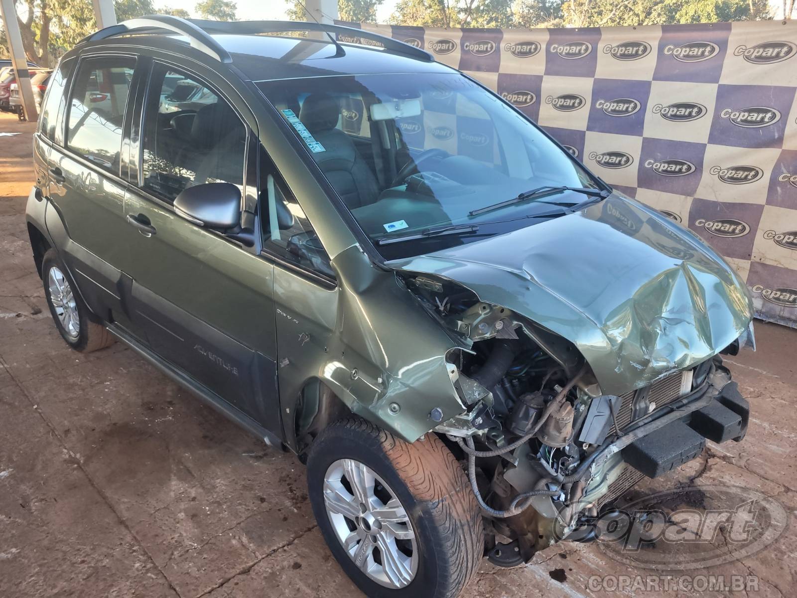 Veículo Fiat Idea 2011 FIAT IDEA Adventure Dualogic 1.8 16V E.torQ FLEXIVEL ALCOOL/GASOLINA 2011 em leilão