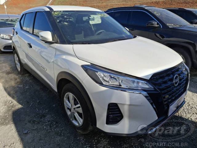 2025 NISSAN Kicks Play 