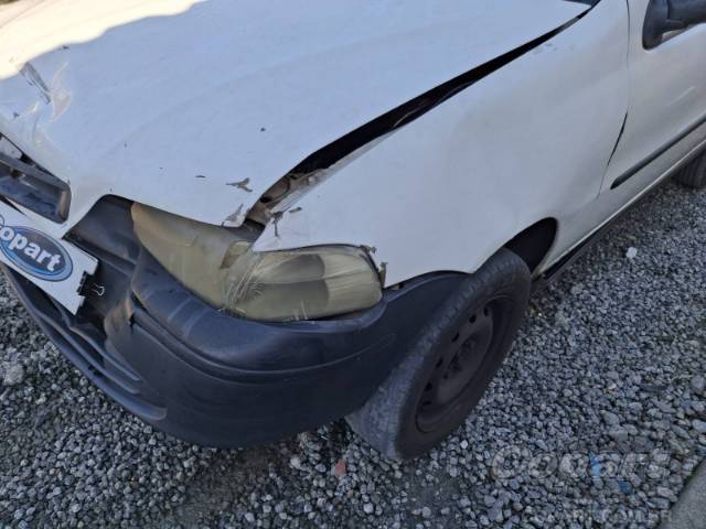 2004 FIAT PALIO 