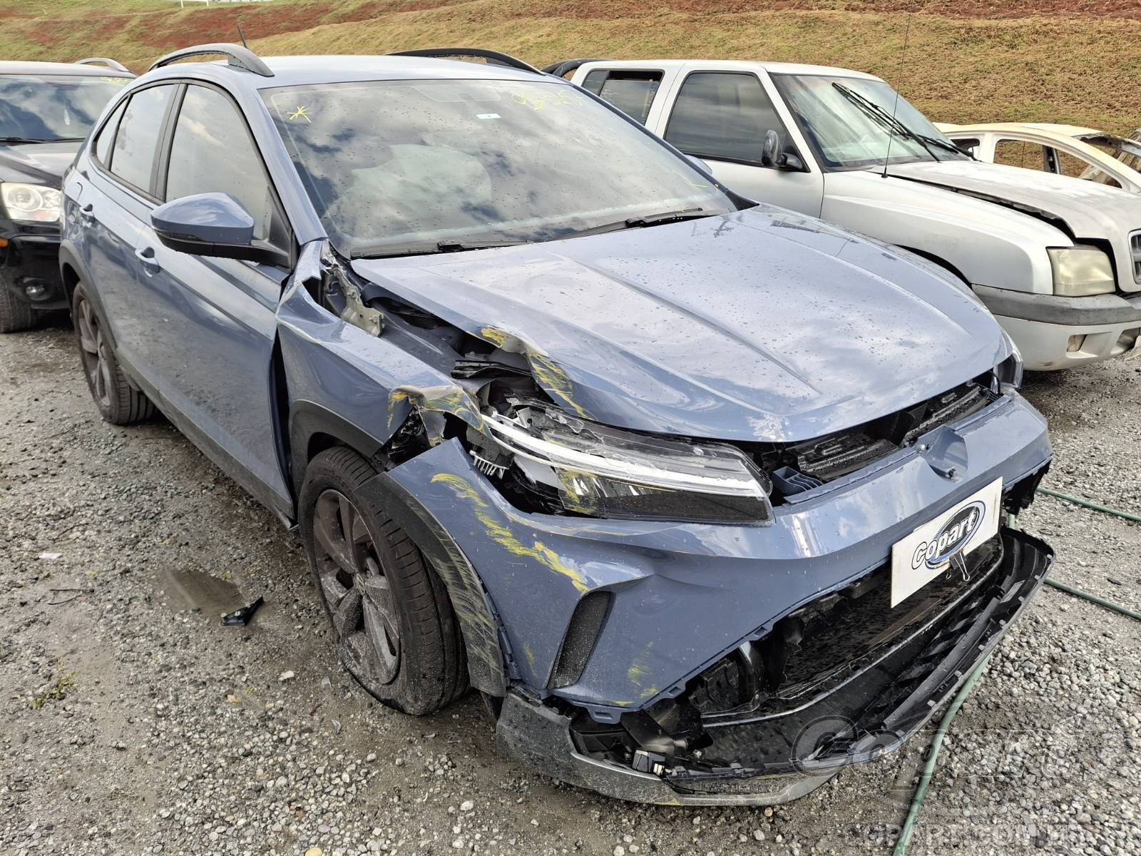 Veículo VW - VolksWagen Nivus Volkswagen Nivus Comfortline 2024 Médio Dano Frontal 2025 em leilão