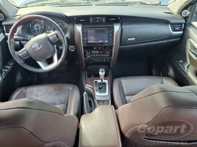 2017 TOYOTA HILUX SW4 