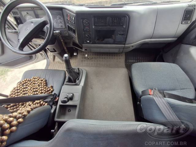 2011 VOLVO VM 