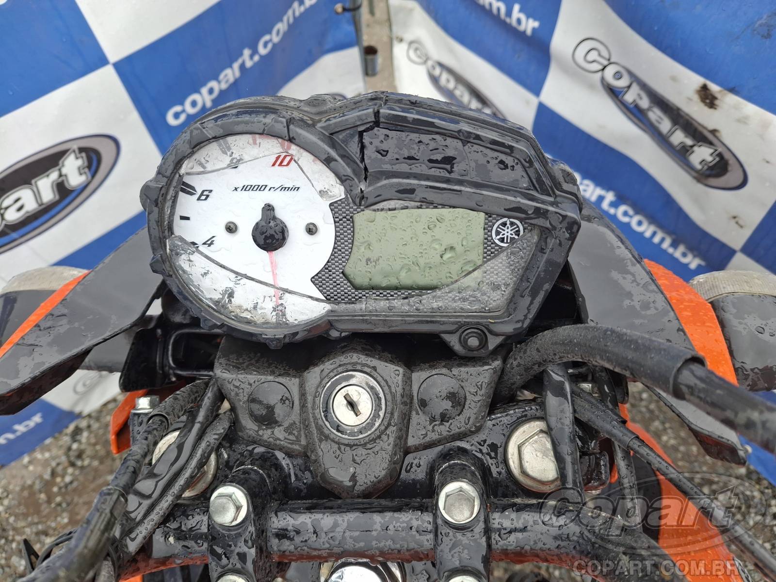 Foto 9 de 10: 2015 YAMAHA FAZER