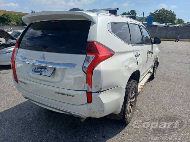 2020 MITSUBISHI PAJERO SPORT 
