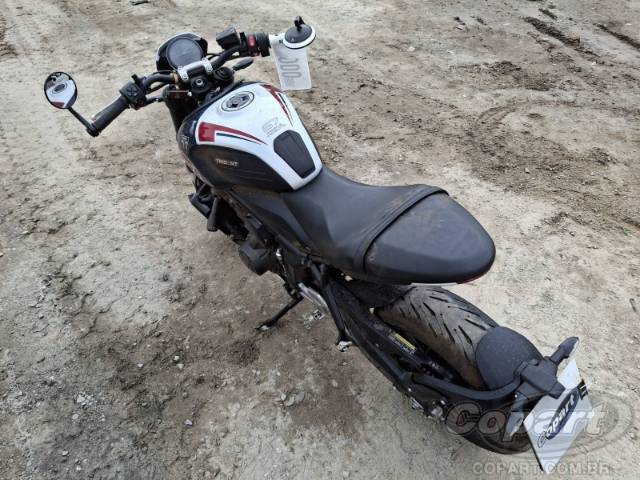 2025 TRIUMPH TRIDENT 