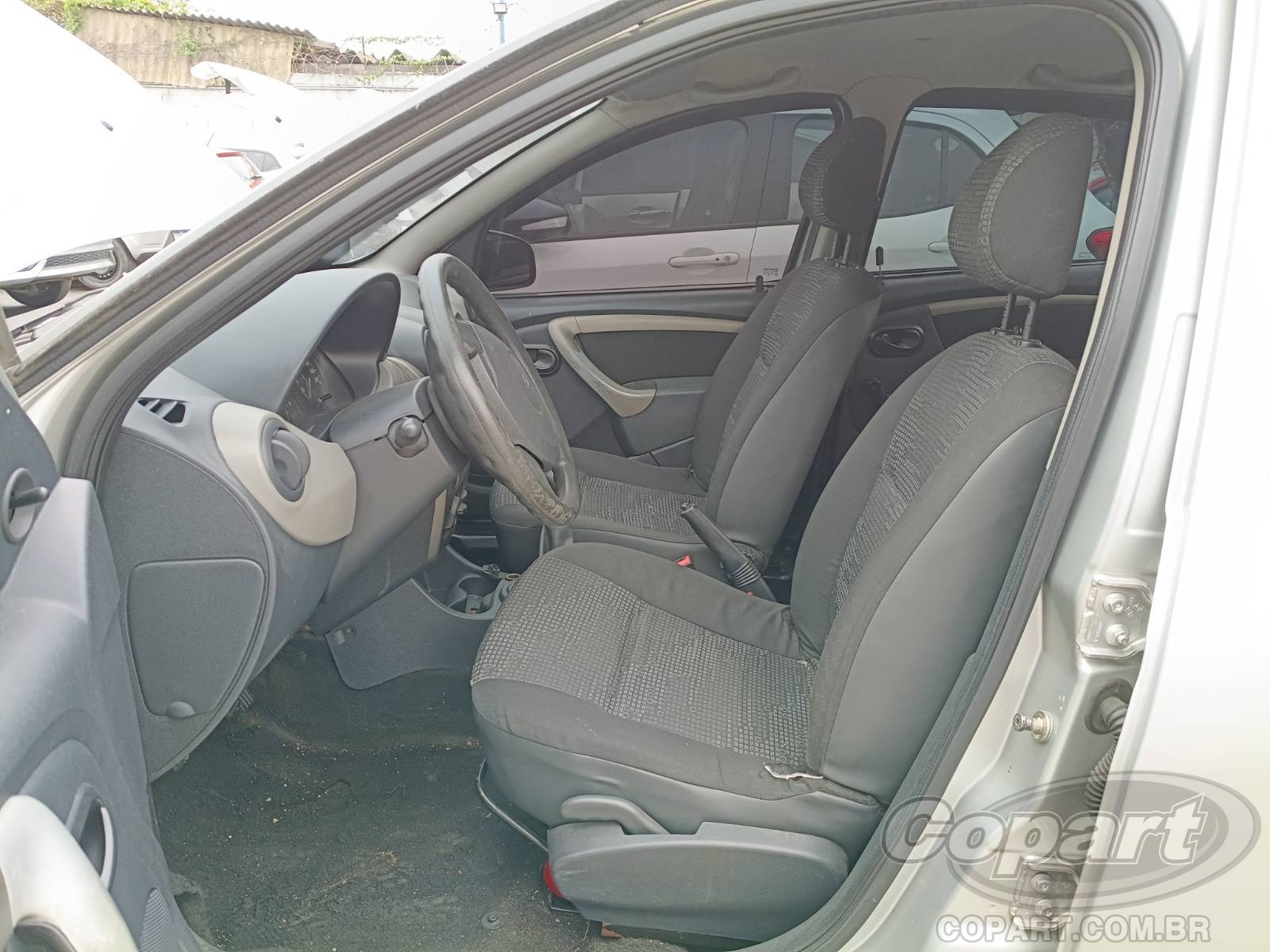 2010 RENAULT SANDERO — foto 5 de 10