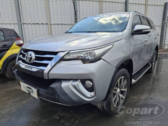 2017 TOYOTA HILUX SW4 