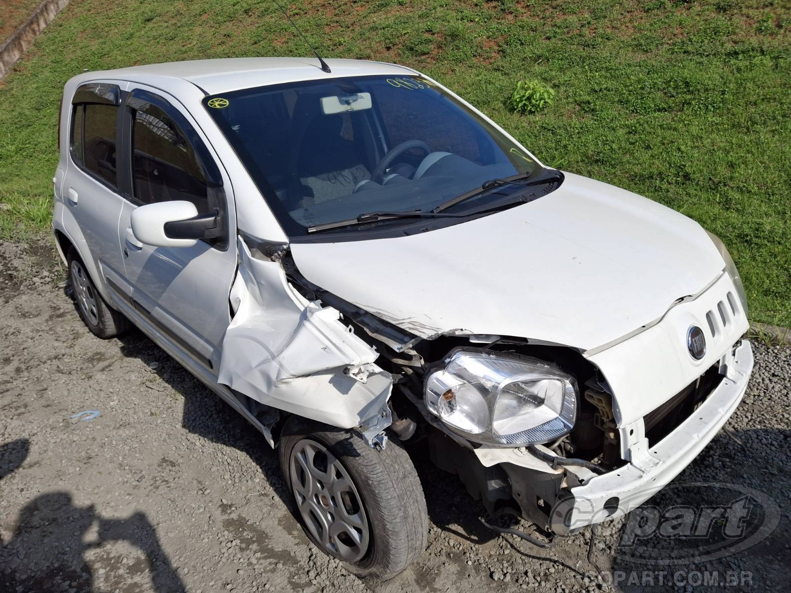 Veículo Fiat Uno Fiat Uno Attractive 1.4 Evo 2011 Colisão Média Monta 2011 em leilão