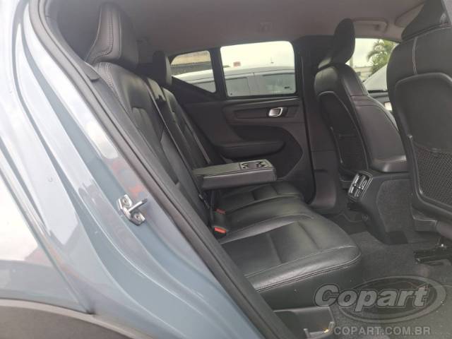 2020 VOLVO XC40 
