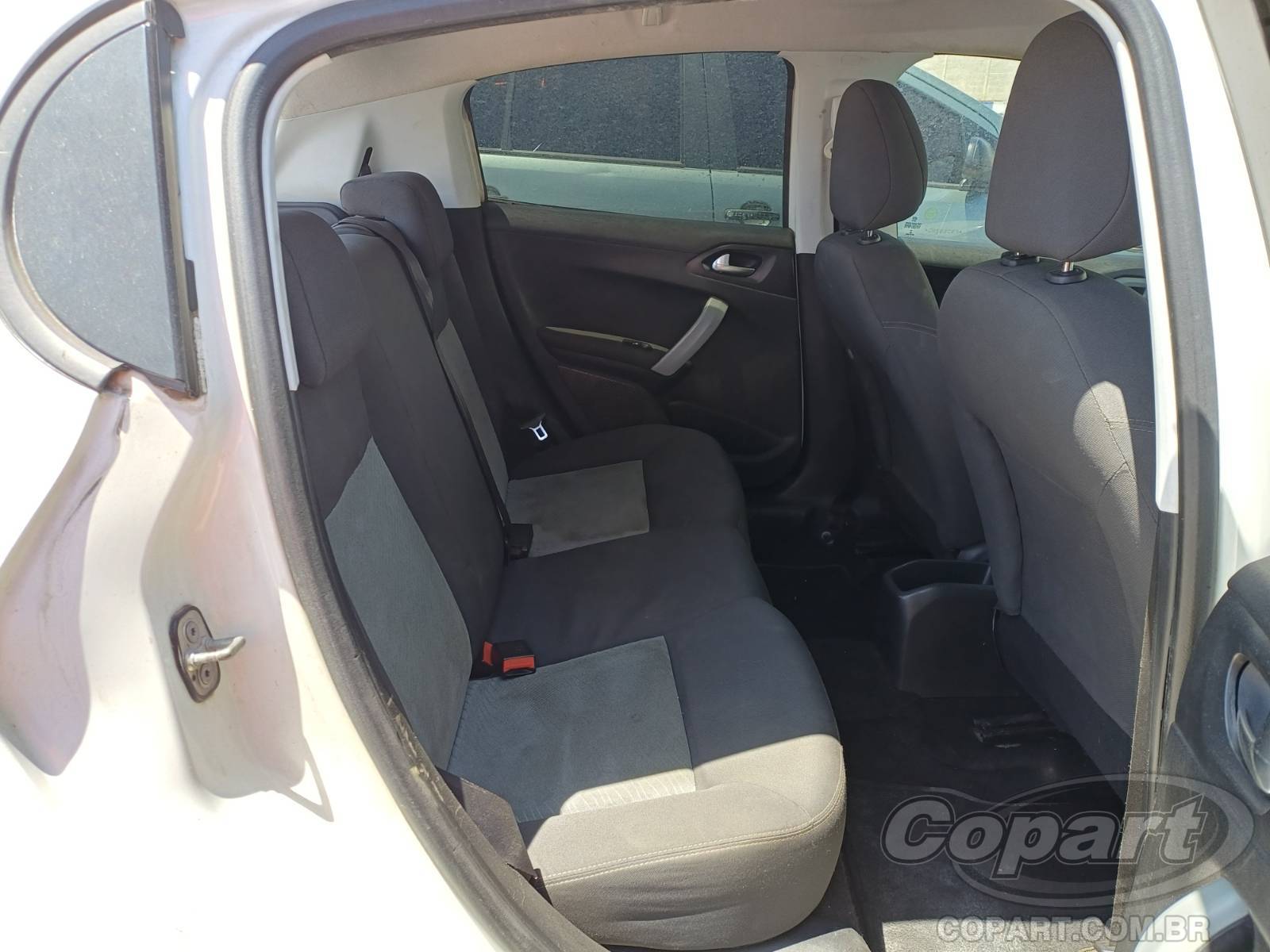 2015 PEUGEOT 208 — foto 6 de 12