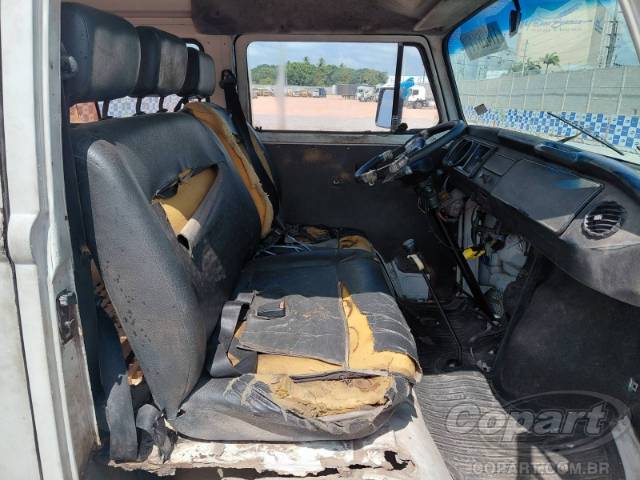 2011 VOLKSWAGEN KOMBI 
