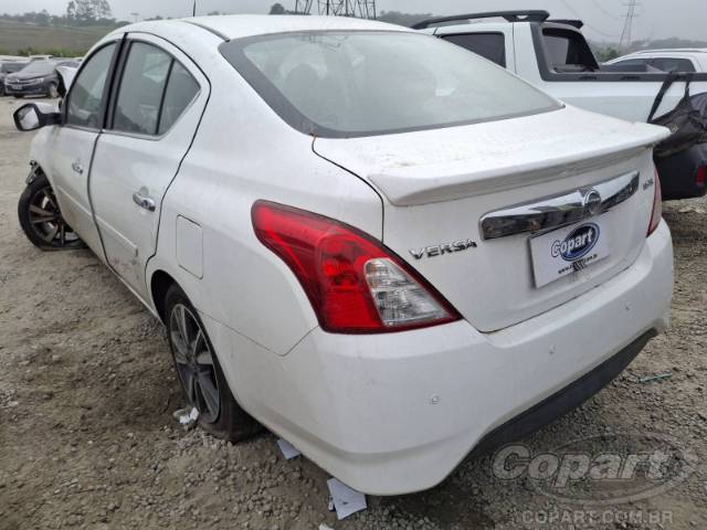 2019 NISSAN VERSA 