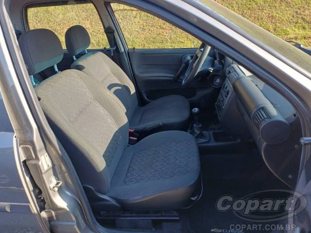 2005 CHEVROLET CLASSIC 