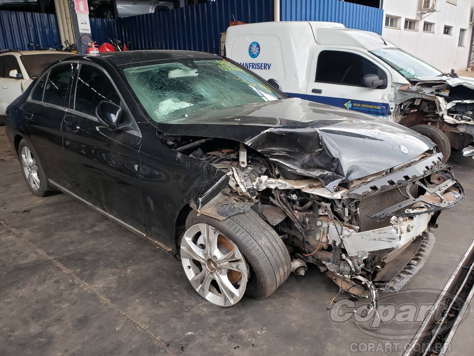 Veículo Mercedes-Benz Classe C Mercedes Benz Classe C 180 1.6 16V Turbo 2015 Médio Dano 2016 em leilão