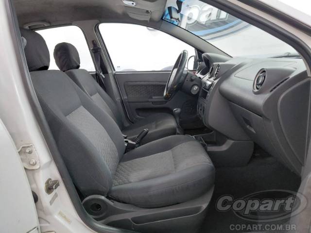 2003 FORD FIESTA 