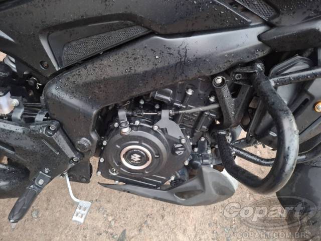 2025 BAJAJ DOMINAR 