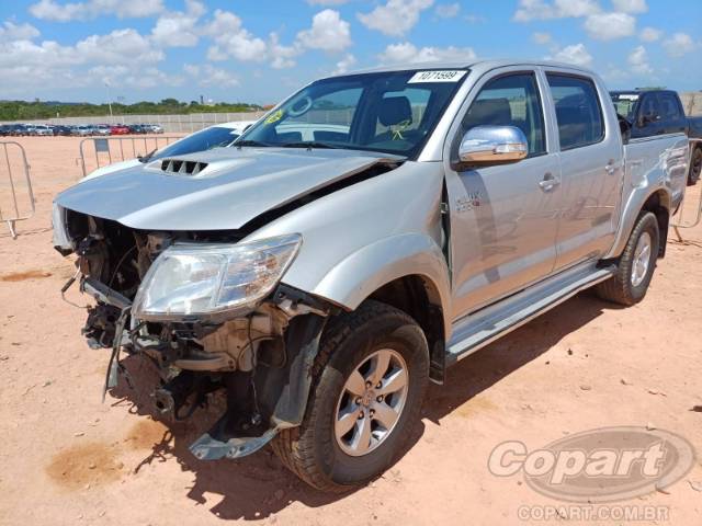 2014 TOYOTA HILUX CD 