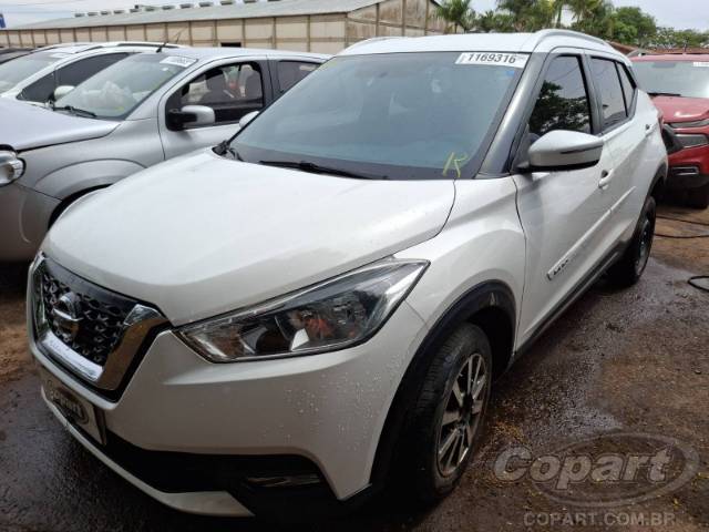 2017 NISSAN KICKS 