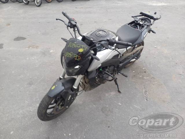 2025 BAJAJ DOMINAR 