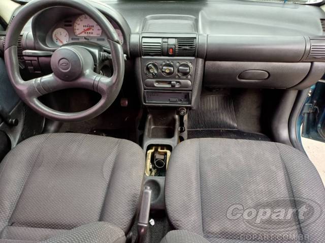 2000 CHEVROLET CORSA 