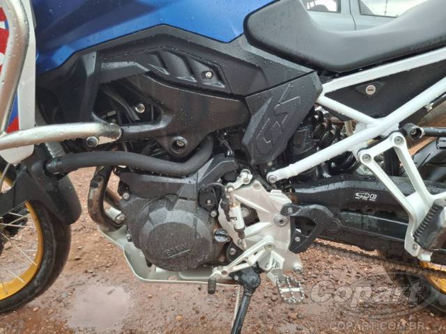 2025 BMW F 900 