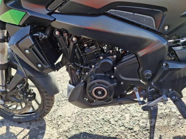 2025 BAJAJ DOMINAR 