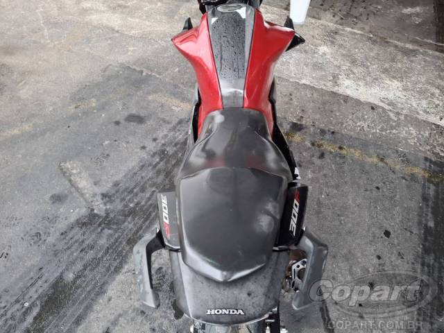 2025 HONDA CB 300F 