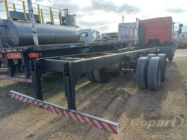 2010 VOLVO VM 