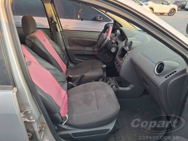 2006 FORD FIESTA SEDAN 