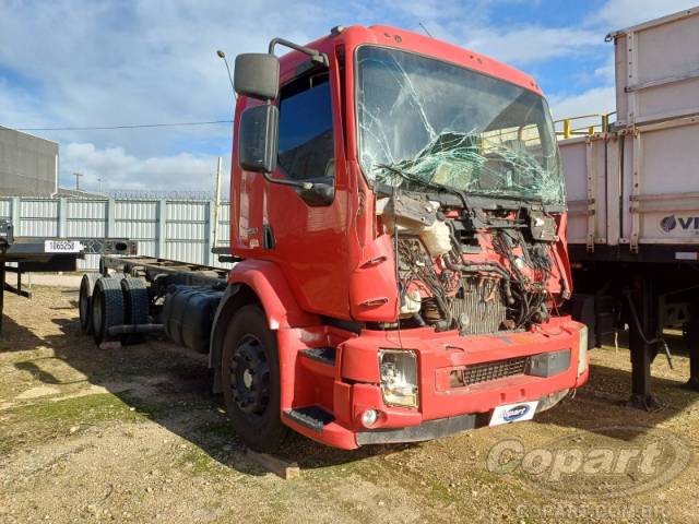 2010 VOLVO VM 