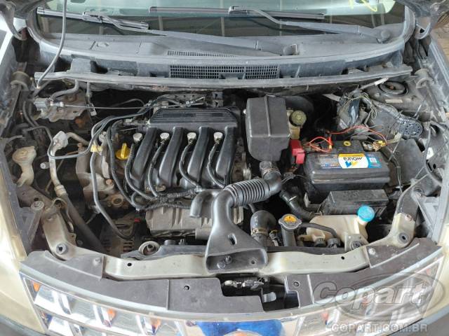 2011 NISSAN LIVINA 