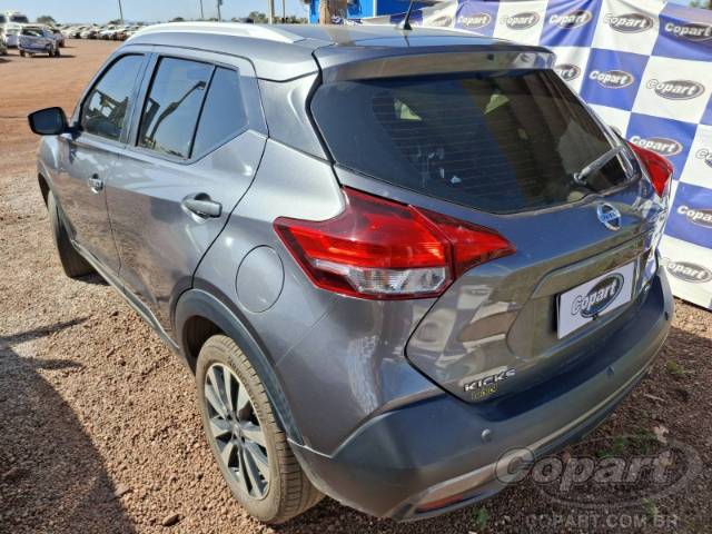 2017 NISSAN KICKS 