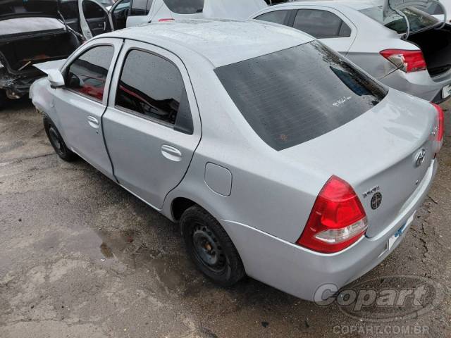 2015 TOYOTA ETIOS SEDA 