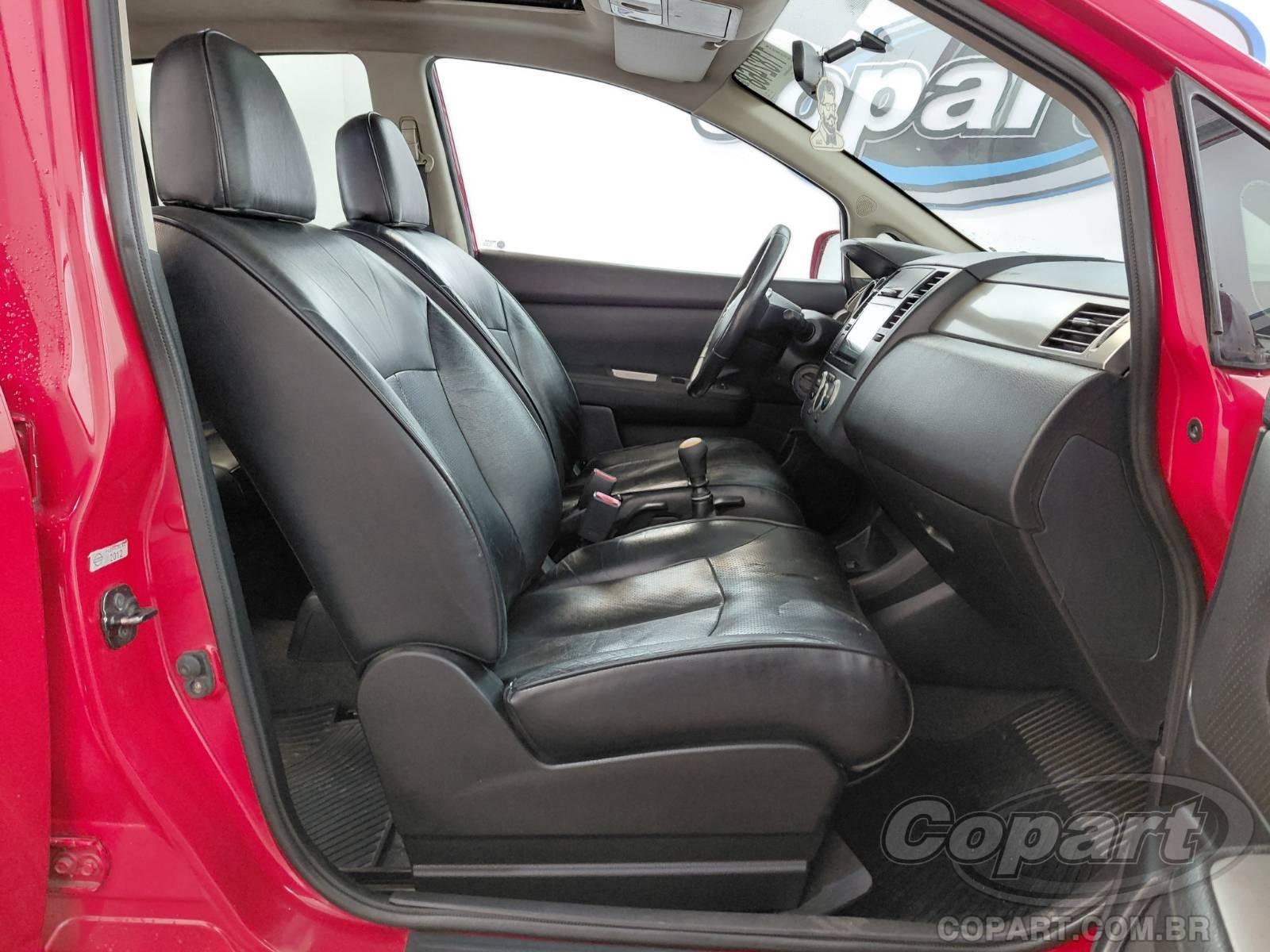 Foto 5: 2013 NISSAN TIIDA