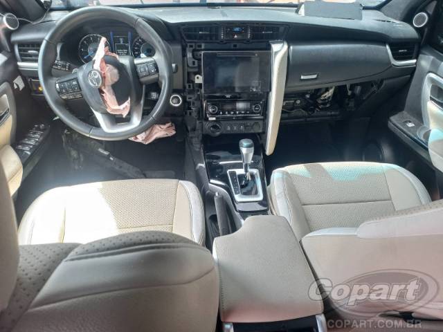 2017 TOYOTA HILUX SW4 