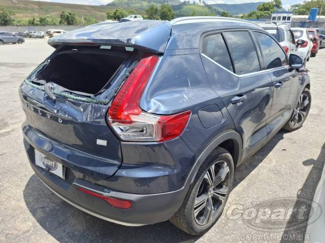 2021 VOLVO XC40 