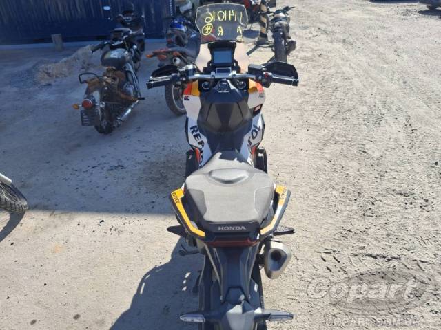 2019 HONDA X-ADV 
