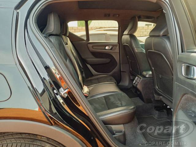 2020 VOLVO XC40 