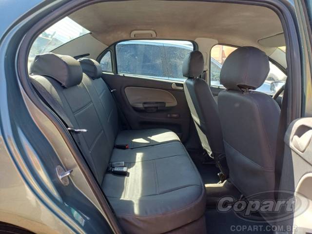 2010 VOLKSWAGEN VOYAGE 